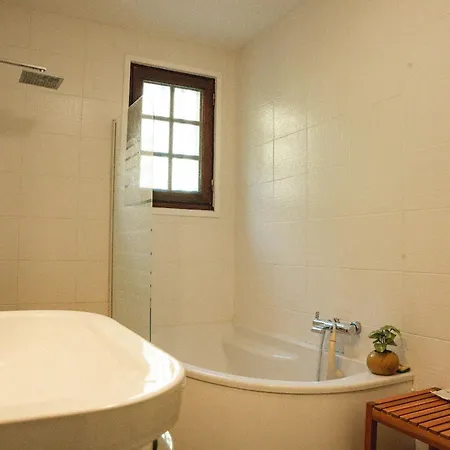 Domaine Pour 8 Personnes Avec Piscine Holiday home