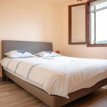 Domaine Pour 8 Personnes Avec Piscine *