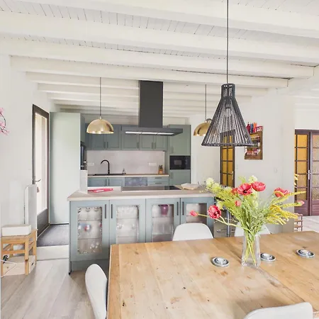 Domaine Pour 8 Personnes Avec Piscine 度假居